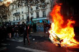 Manifestation à Paris : affrontements, incendies et casseurs dans le cortège